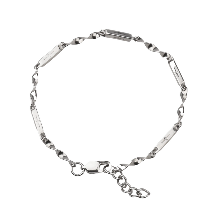SILVAN bracelet detail close-up showing chain links