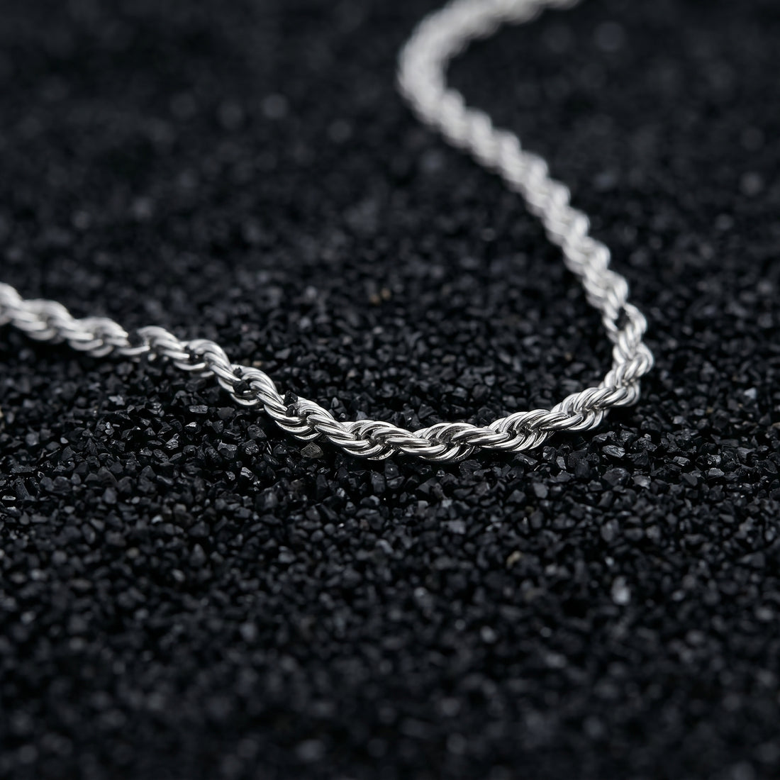 SILAS necklace clasp detail