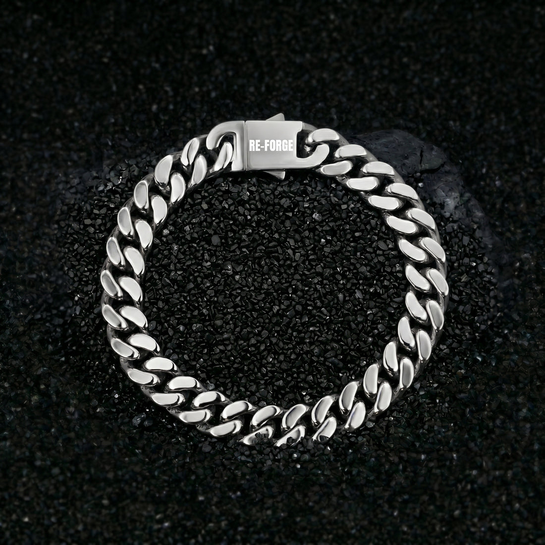SYRUS bracelet clasp detail