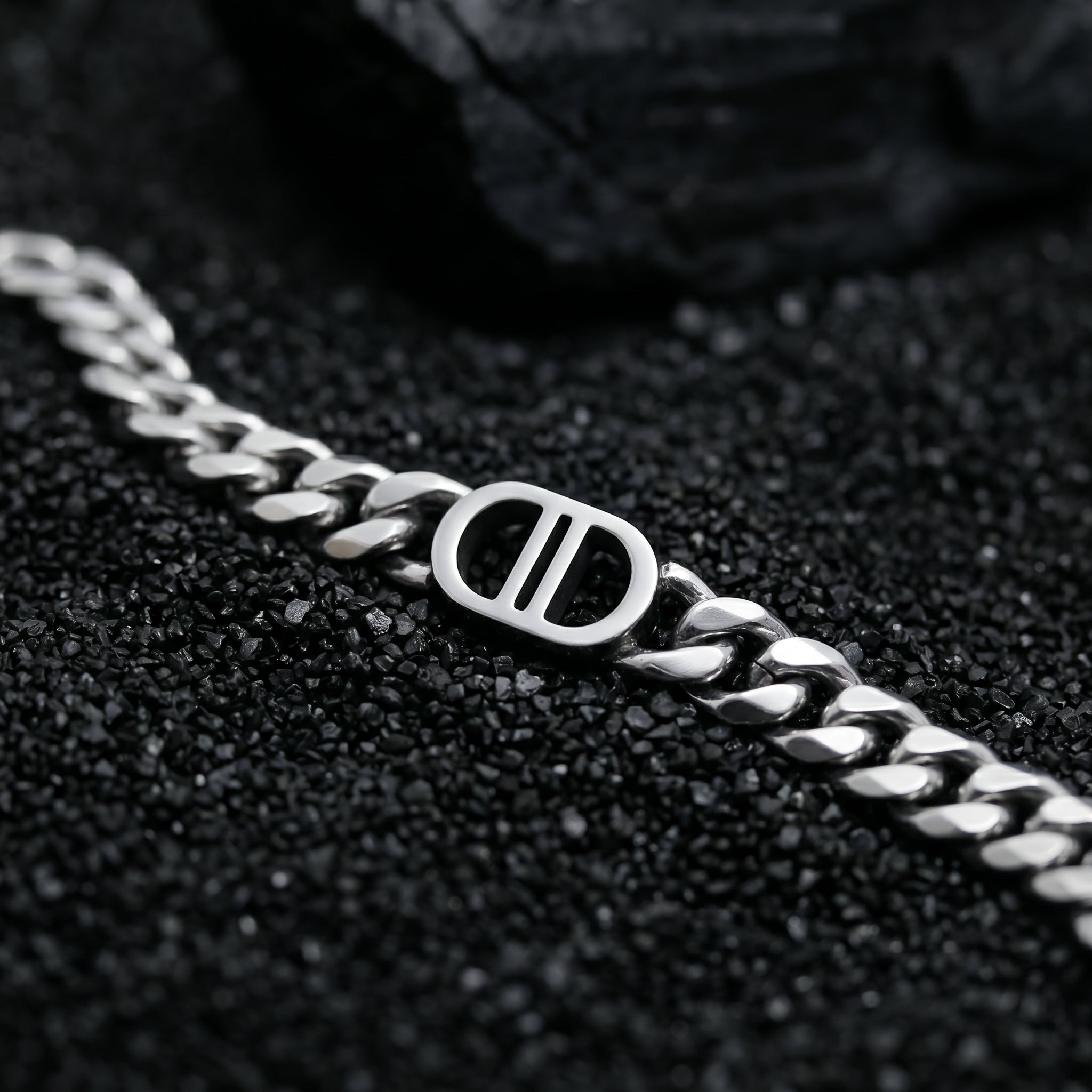 SIRIUS bracelet clasp detail