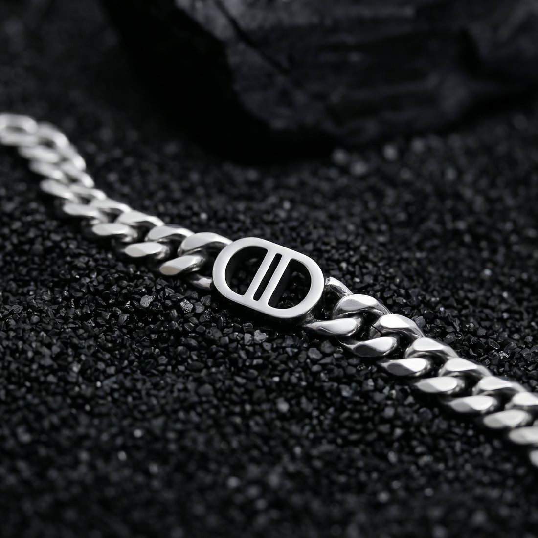 SIRIUS bracelet clasp detail