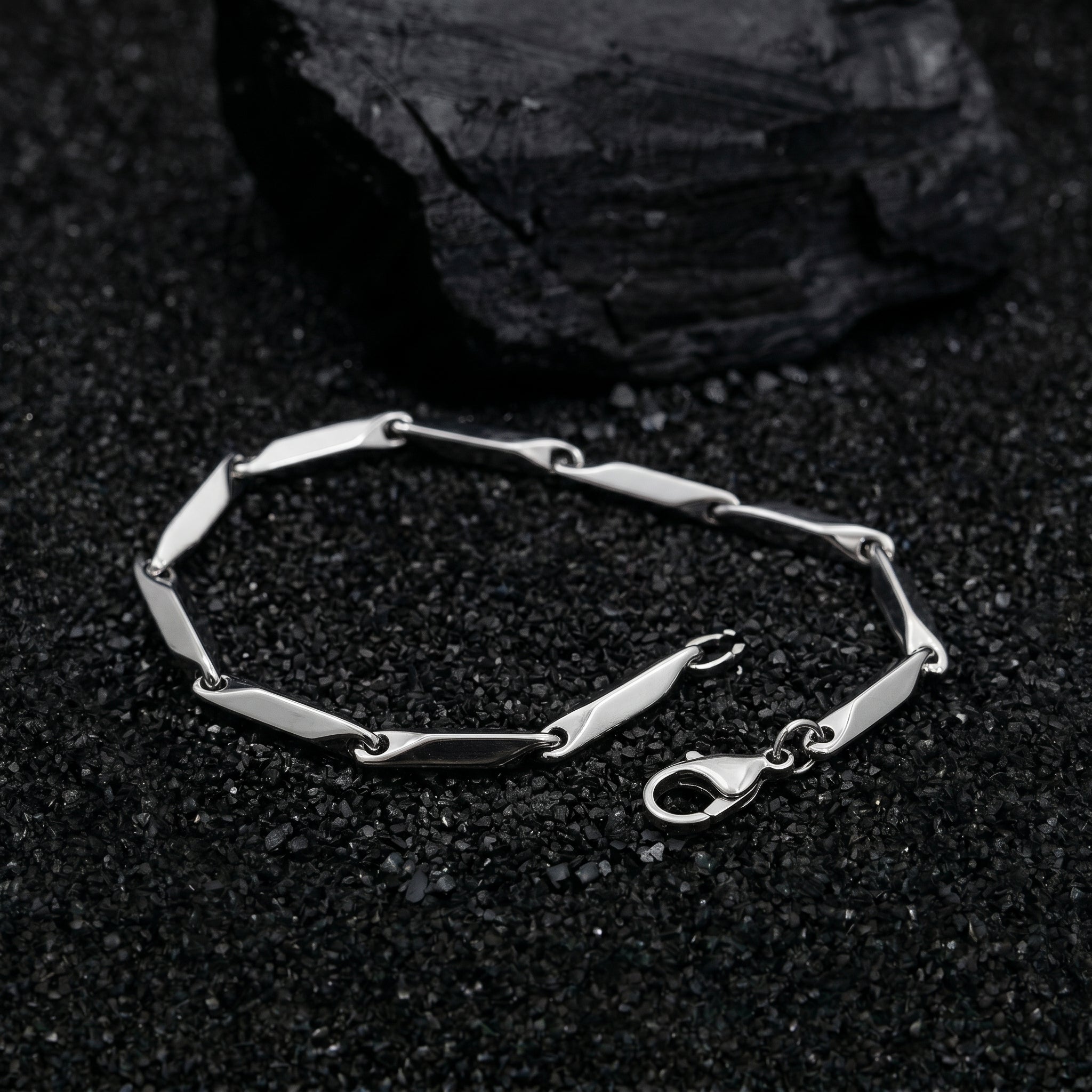 LIOR bracelet clasp detail