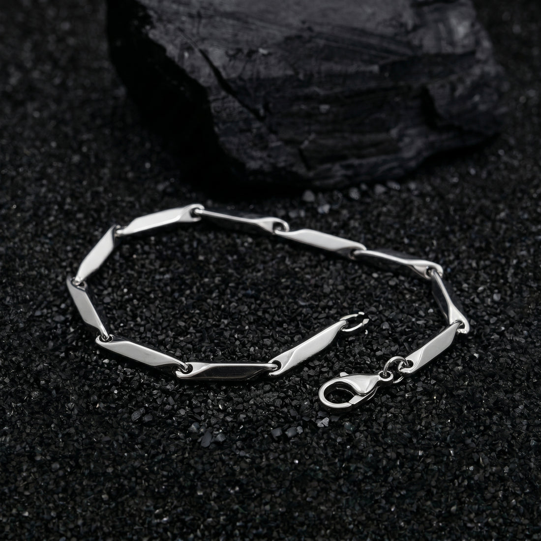 LIOR bracelet clasp detail