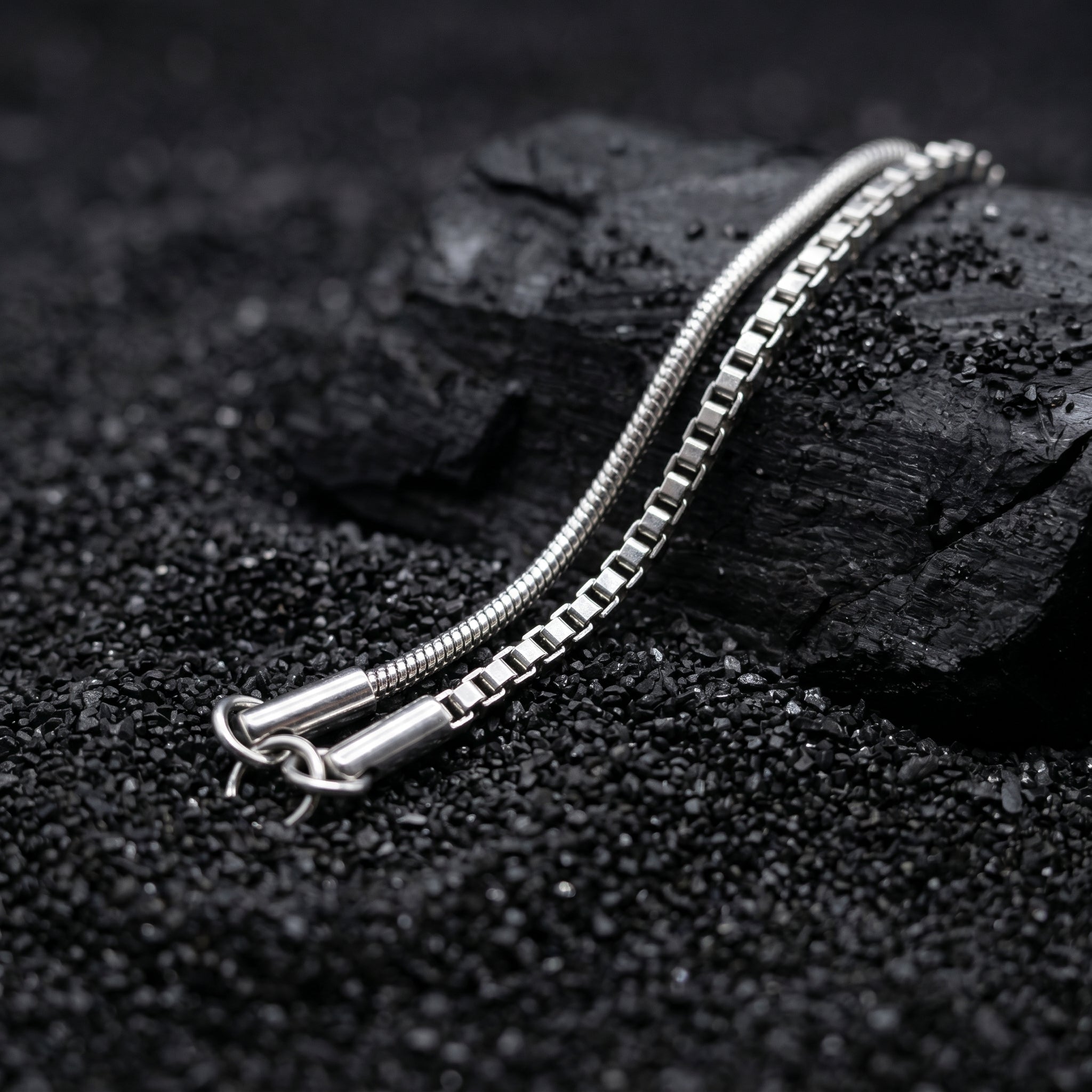 HADRIAN bracelet clasp detail