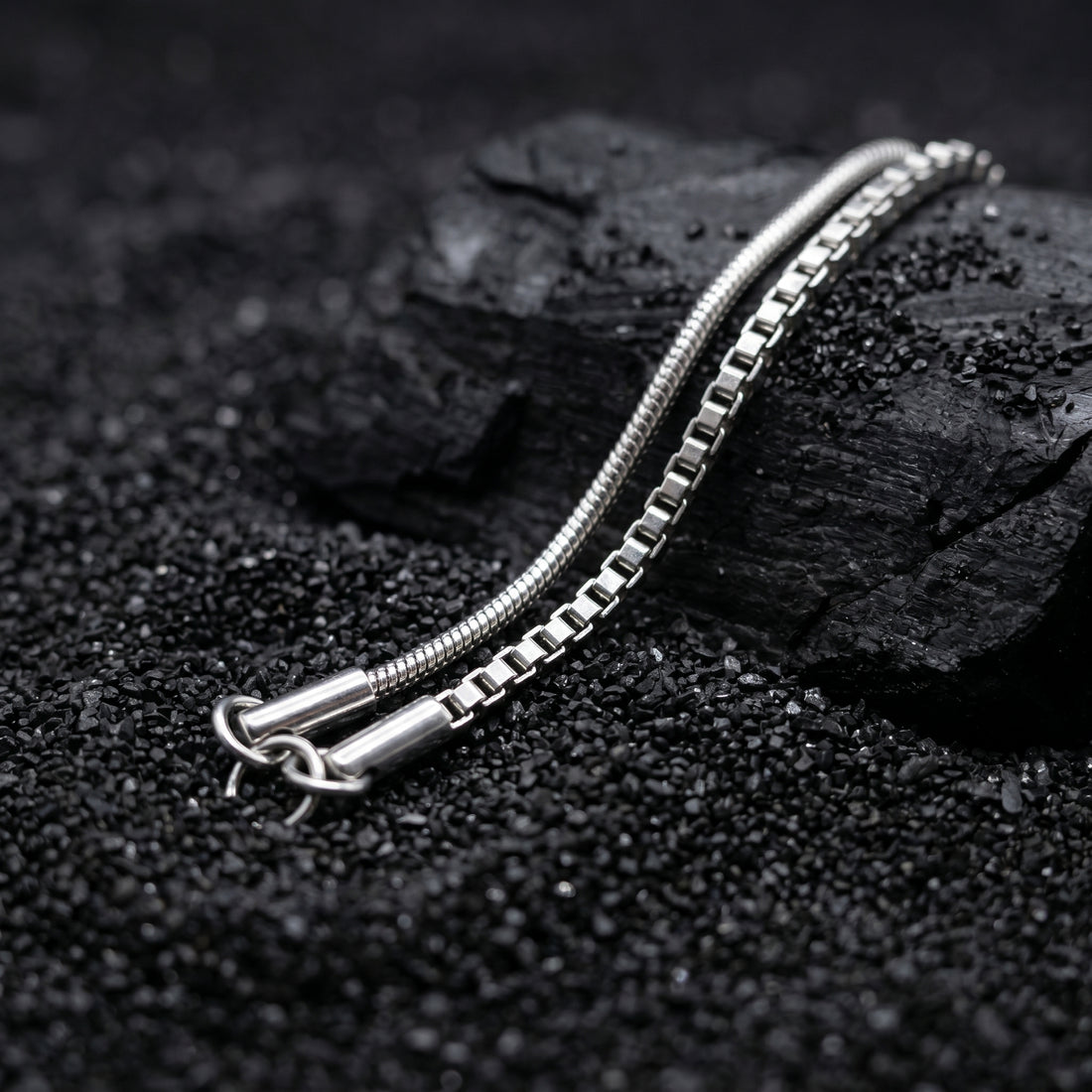 HADRIAN bracelet clasp detail