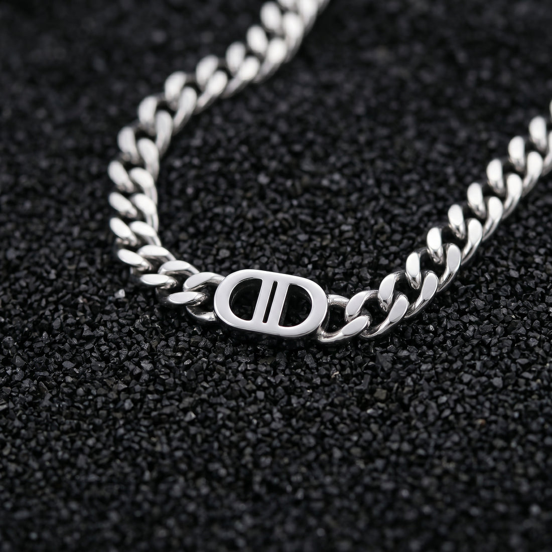SIRIUS necklace detail close-up